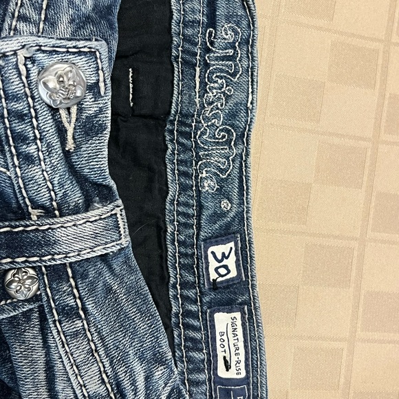 Miss Me Med Wash Low Rise Signature Boot Cut Jeans Bling Sz 30 X 30 Lace Silver - Picture 5 of 8